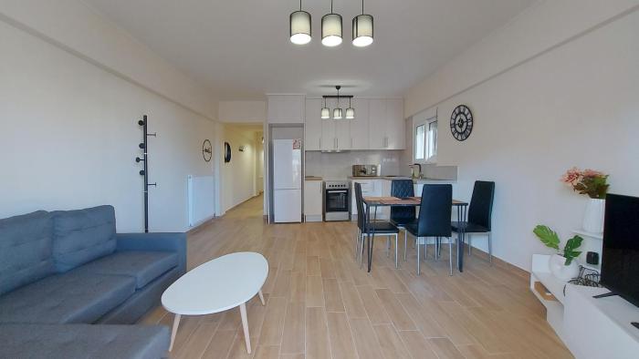 A modern renovated maisonette Nikaia