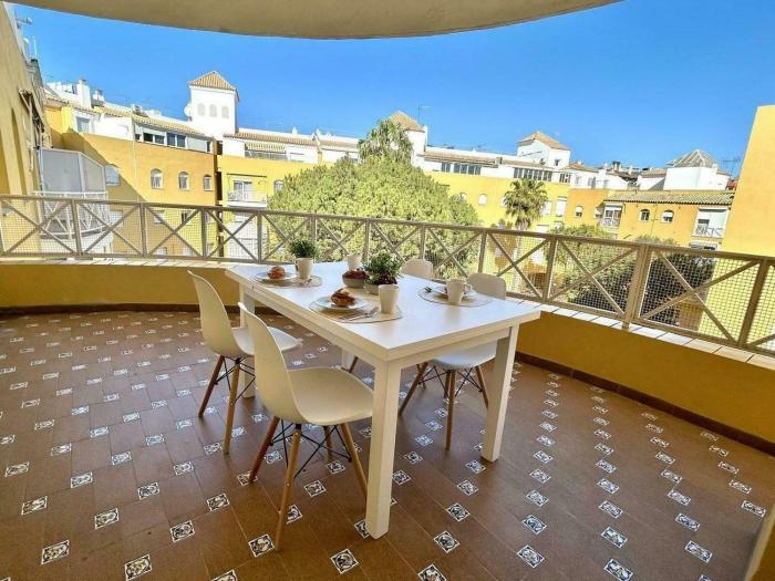 Gatu ANTILLAS parking gratis, terraza Mayores de 25 años y familias