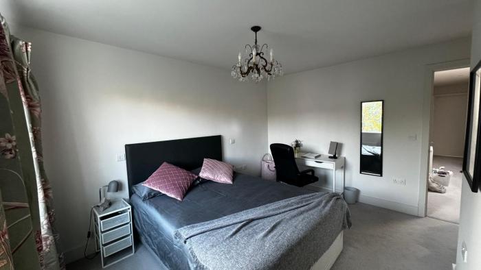 Luxurious Central London N-Suite with Garden Views