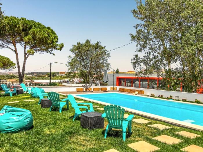 Charming House with Pool in Atalaia