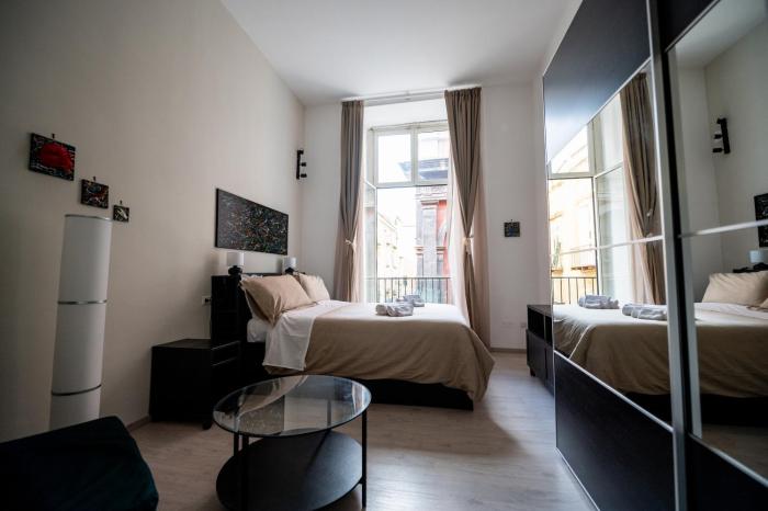 Stay Soft Apartment Napoli Balcone, Ascensore e 2 Camere nel Cuore del Centro Storico