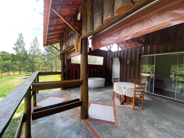 Container Chalé com espaço exclusivo jacuzzi e ar