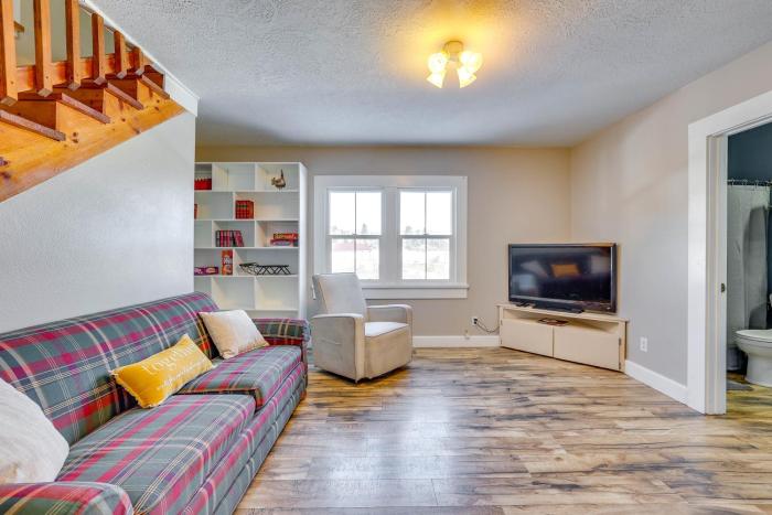 Fish, Hike and More Garden Valley Family Home