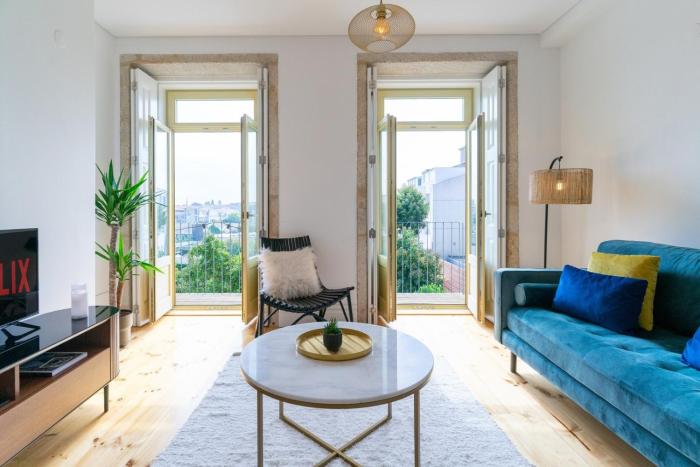 Gorgeous flat w. balcony in iconic pedestrian st