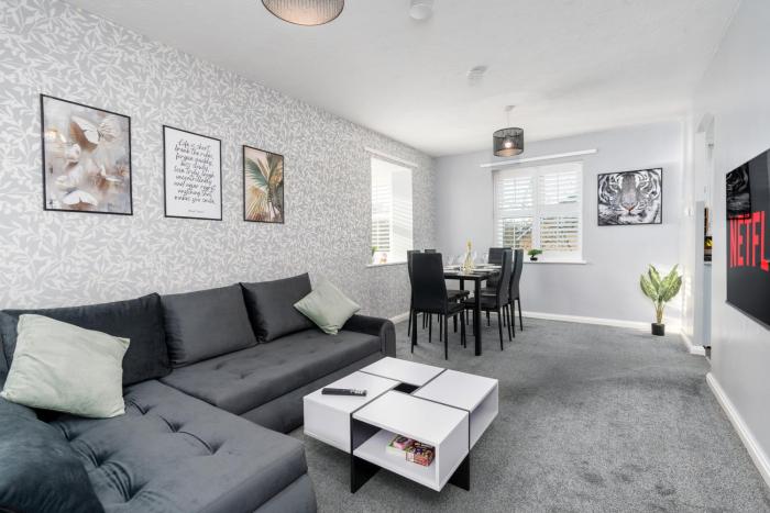 Cozy 2 Bed Apartment - Unlimited Wi-Fi - Free Parking - Sleeps 6 - By Old Trafford