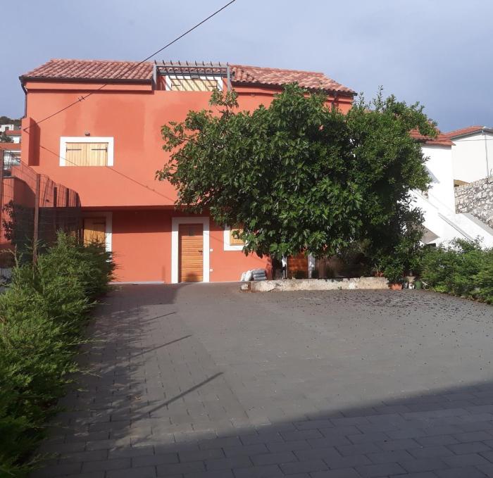 Apartments with parking space Sibenik - 23756