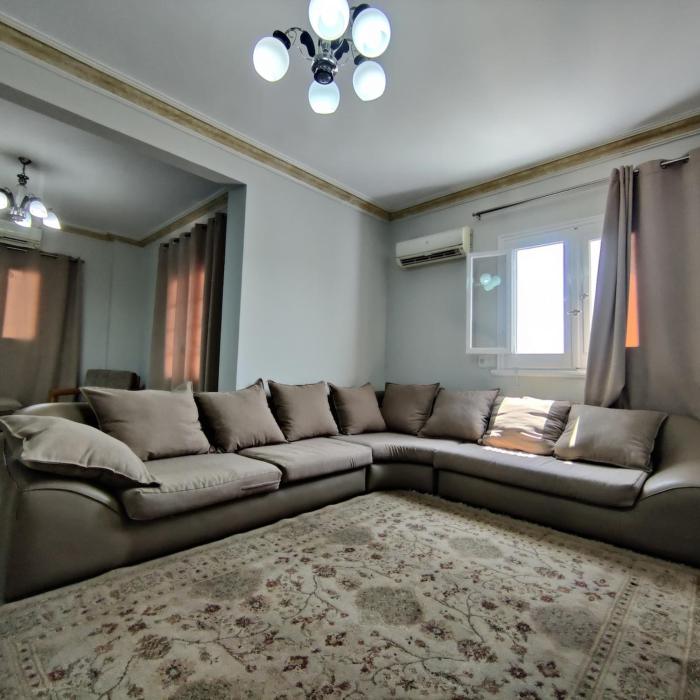 Downtown rooftop apartment, Lift