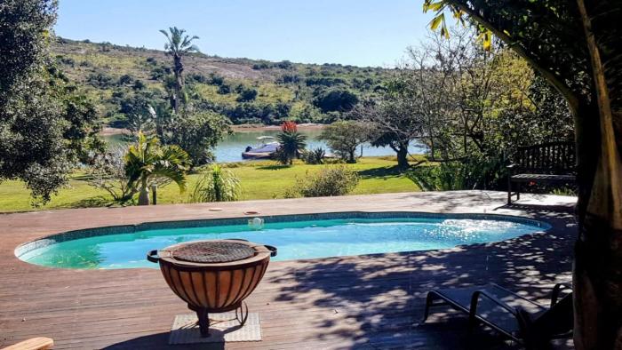 Coelacanth Sea & River Lodge