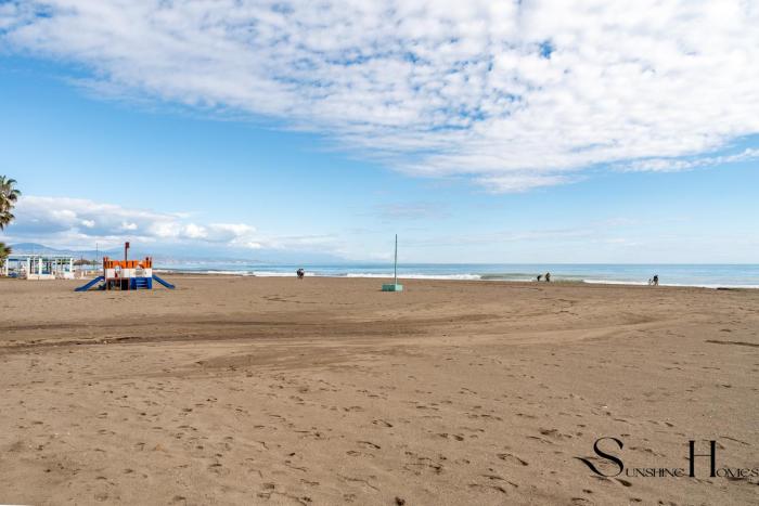 50 Meters from the Beach, 1 Bedroom with Parking