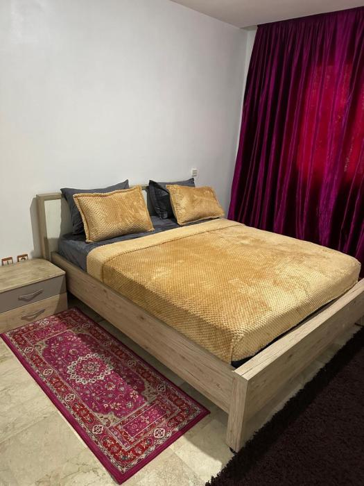 Le Central Hivernage 8-37-44 face gare CTM et a 10mn de laéroport