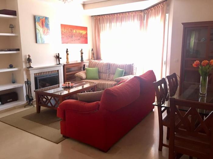 Amplio adosado a 5 mits del metro y centro comercial