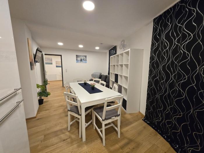 Aldrans Apartment with 3 bedrooms