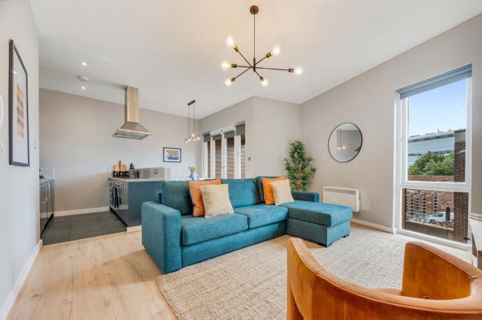 Ropewalks Retreat IV Sleeping 6 Guests with Parking and Balcony