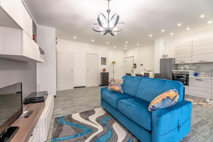 10 minuti a piedi dal mare, grande terrazza con ombrellone