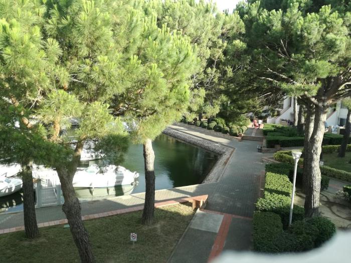 Les Capellans, port dattache