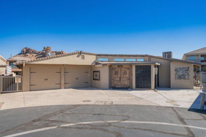 Dock Holiday, Outdoor Living!