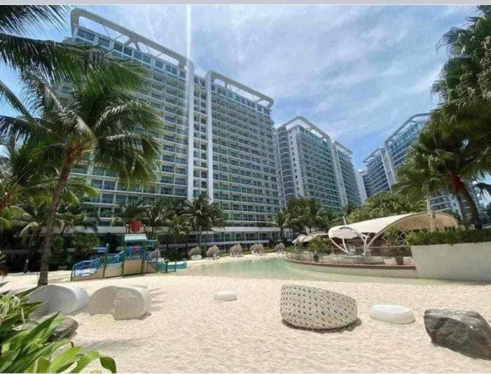 Maldives Tower Azure