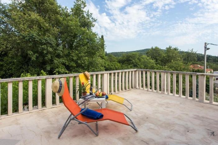 Apartments Villa Maslina - Two Bedroom Apartment with Terrace and Garden View