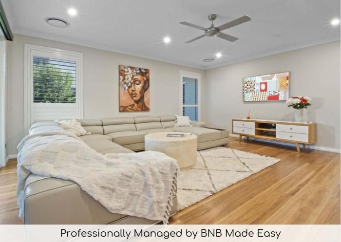 Thane Retreat - Cosy Ambience, Modern Entertaining