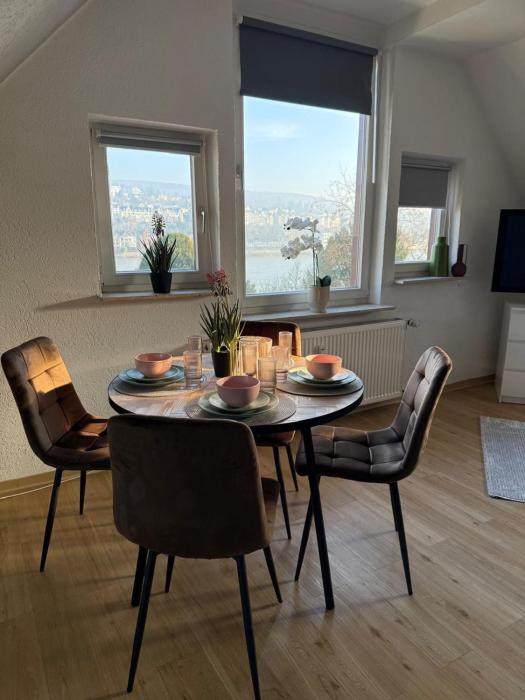 Schickes Apartment am Rhein