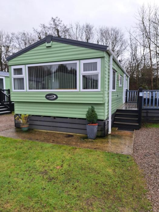 11 Borwick Lakes