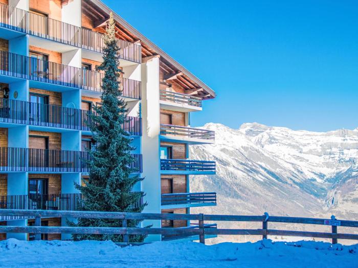 Apartment Chaedoz 43 by Interhome