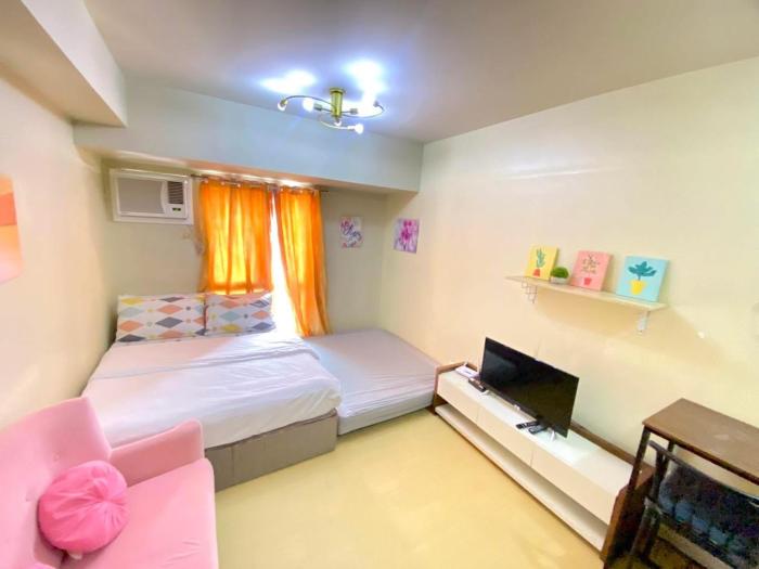 Studio Condo at Ayala Centrio Mall with Unli Wifi and Netflix