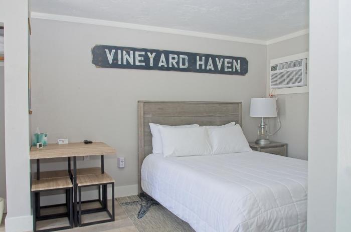 Vineyard Harbor Motel