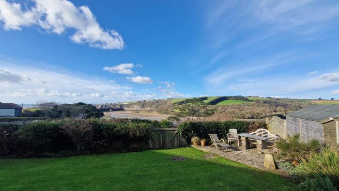 2 Steepfield, Bantham with estuary views
