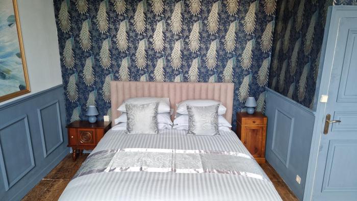 House - Sleeps 10 - Garden - Pets Ok - Games Room