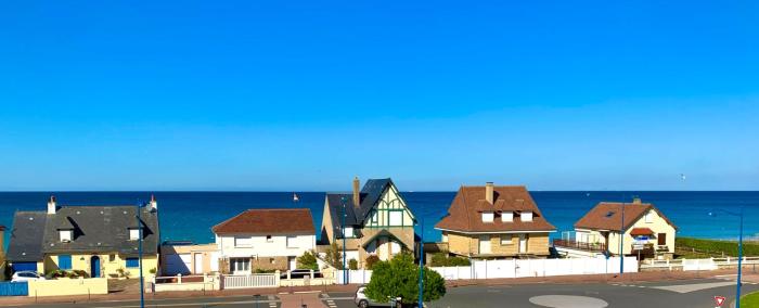 Appartement pleine vue mer à 50m de la plage