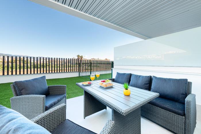 WintowinRentals Exclusive Apartment with a Large Terrace in the Coastal Paradise of Torre del Mar