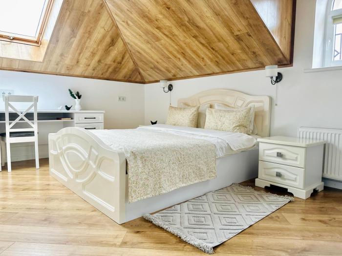 Апартаменти - Історія з вікна