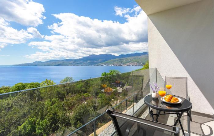 1 Bedroom Lovely Apartment In Rijeka