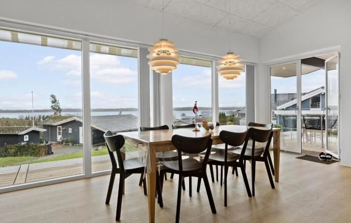 Awesome Home In Aabenraa With Wifi