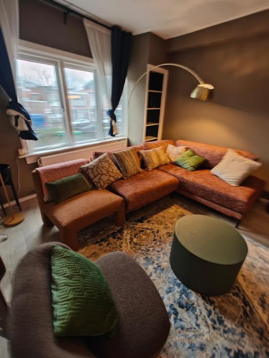 Alkmaar canal apartment