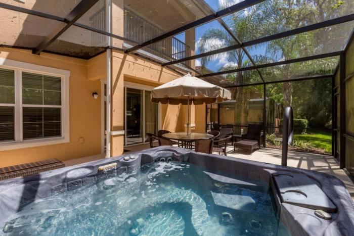 Regal Oaks Retreat: Pool, Hot Tub & Near Disney