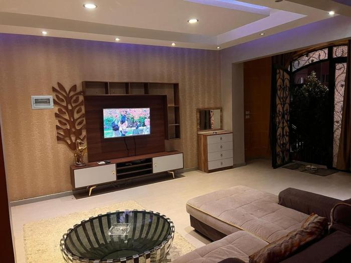 Apartment With Garden