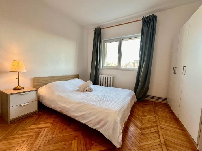 Sunny Two Bedroom Apartment