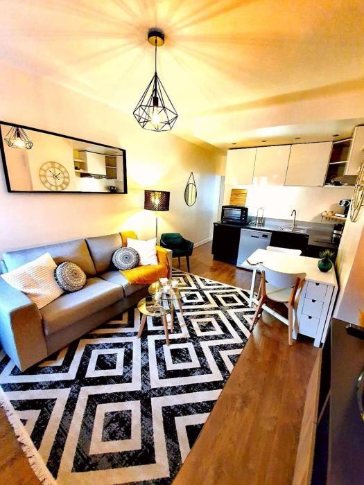 F2 Moderne Confort, Hyper Centre