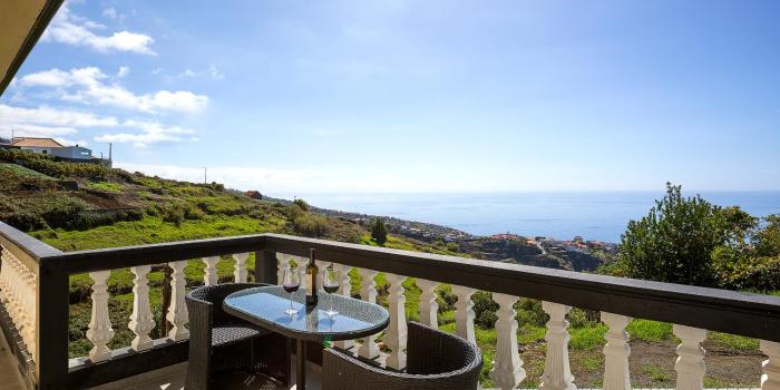 Francos House, mar e serra