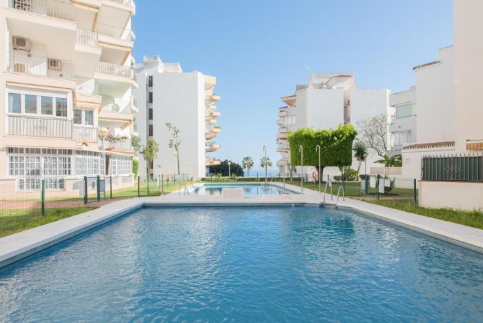 Brisare Mar - Apartamento para 4 personas a 1 min de la playa con piscina en Marbella