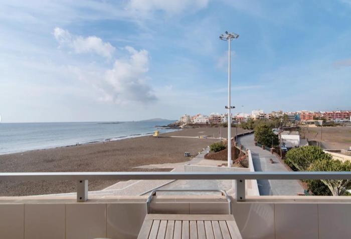 SUITE PLAYA Y MAR - sea view, wifi and AC