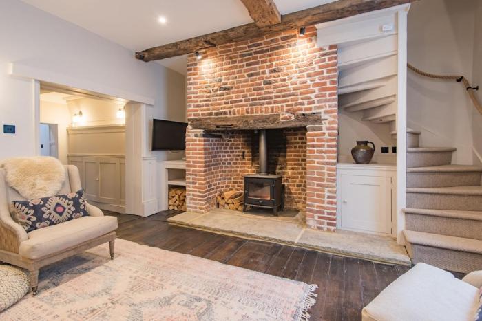 Charming cottage in the old town by Keepers Cottages