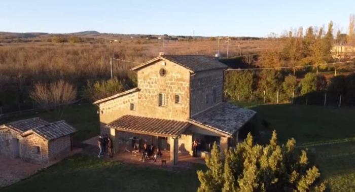 Nox Romana Apartments - Capranica VT - Peaceful Rustic Farmhouse near Rome
