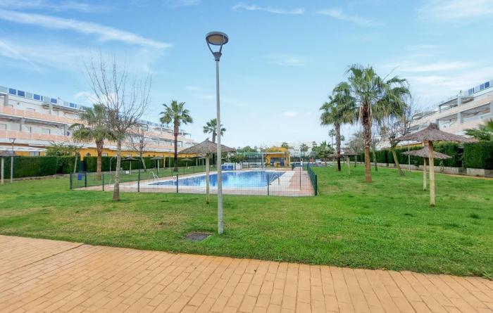 4 Bedroom Awesome Apartment In Chipiona