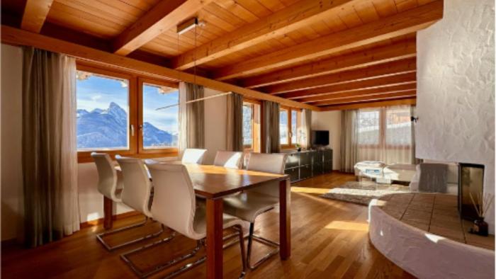 Enchanting Chalet in the Picturesque Schonried