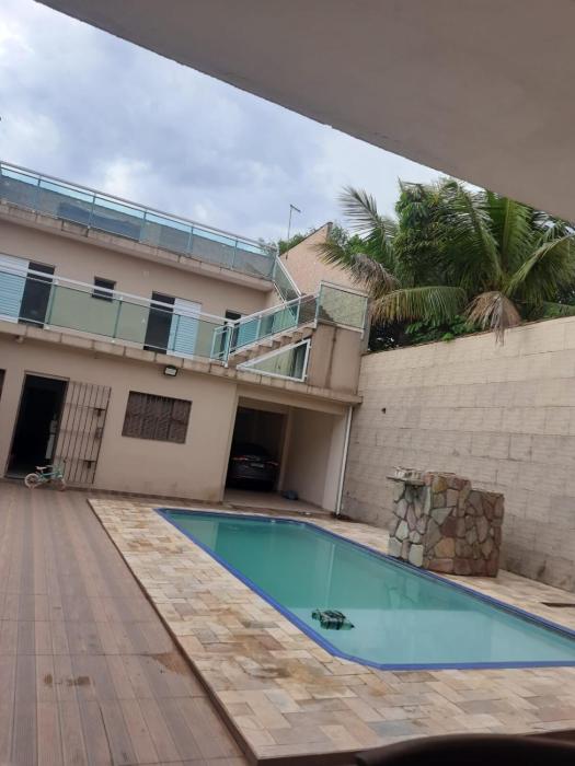 15 pessoas 6 suites Mongagua