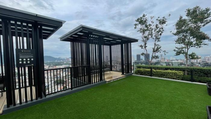 Comfy 2BR Sunny Suite Sky Pool & Stunning Views