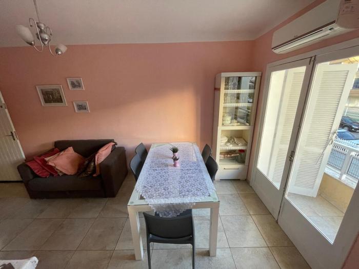 Apartmento a 01 Quadra da Praia em Capão da Canoa!!